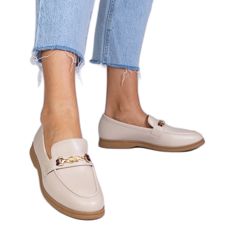 Béžové mokasíny se zlatým zdobením béžový