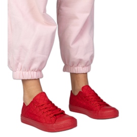 Červené klasické prošívané tenisky červený