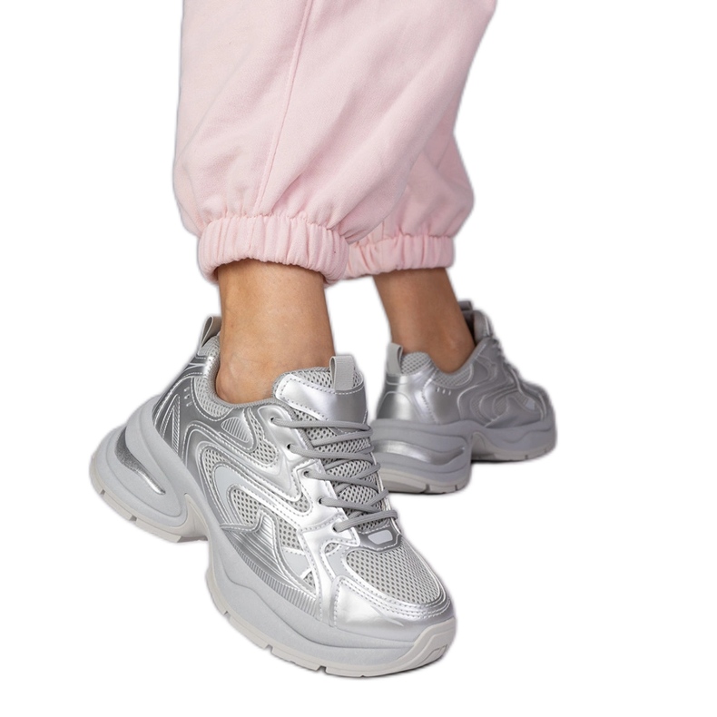 Stříbrné sportovní tenisky na husté podrážce stříbrný Stříbrné sportovní tenisky na husté podrážce stříbrný