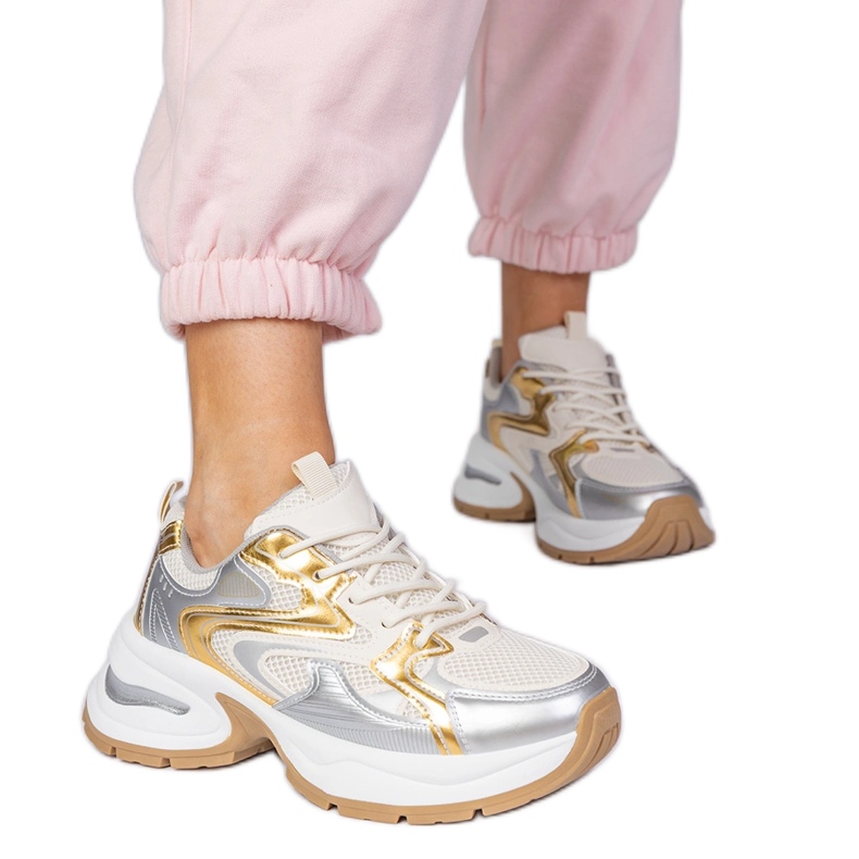 Zlaté sportovní tenisky na husté podrážce zlatý Zlaté sportovní tenisky na husté podrážce zlatý