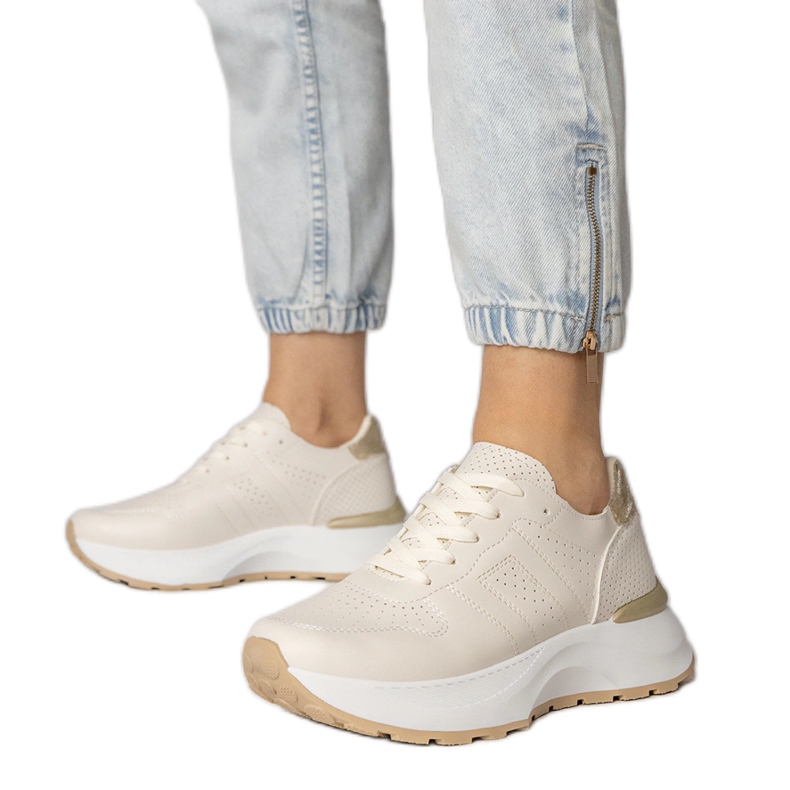 Béžové sportovní tenisky se zlatým vložením béžový