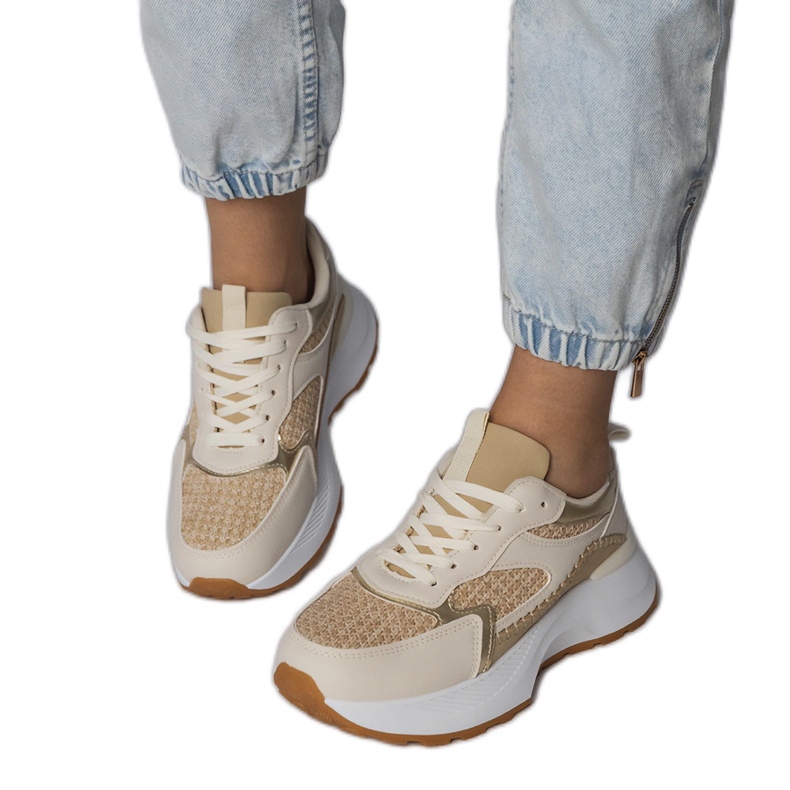 Béžové sportovní tenisky s splétanou vložkou béžový