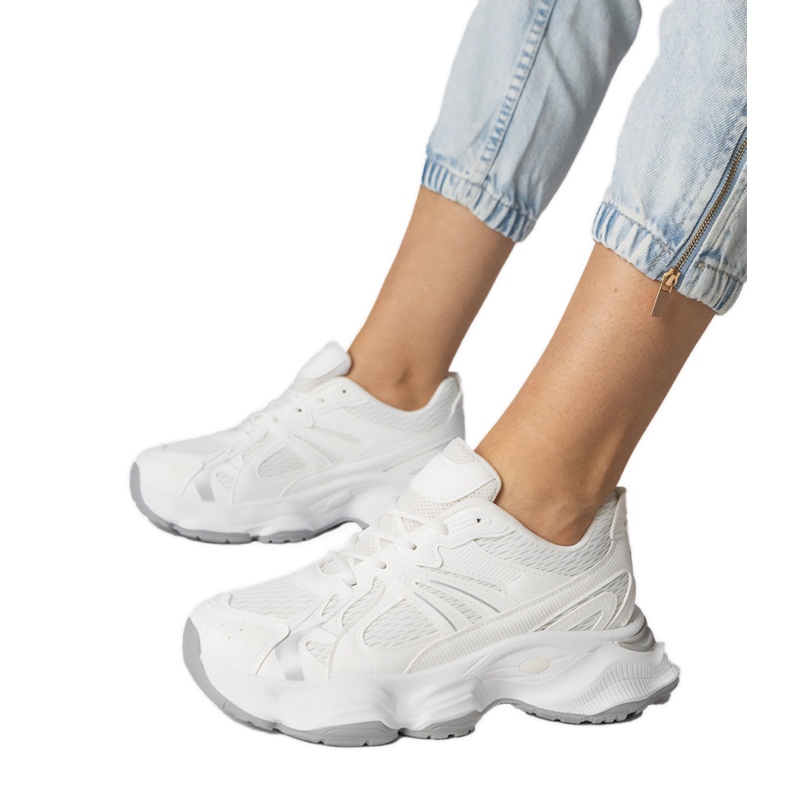 Bílé sportovní tenisky s masivní podrážkou bílý Bílé sportovní tenisky s masivní podrážkou bílý