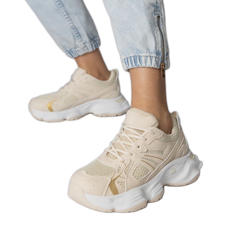 Béžové sportovní tenisky na masivní podešve béžový