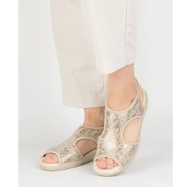 Vriston Dámské boty flexibilní sandály Comfoot Emma Beige Shiny bez Vriston Dámské boty flexibilní sandály Comfoot Emma Beige Shiny bez