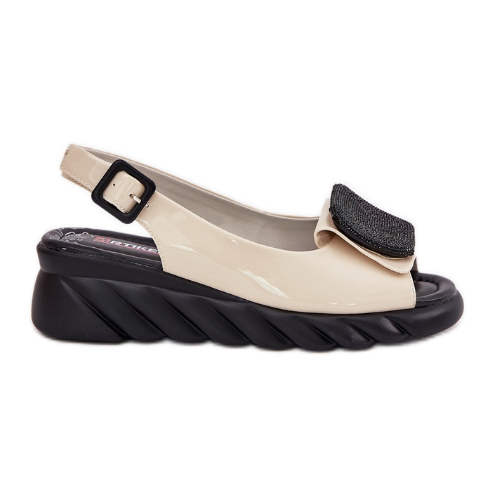 Kožené lakované dámské sandály s starodávnou dekorací Artiker 56C1567 béžové béžový