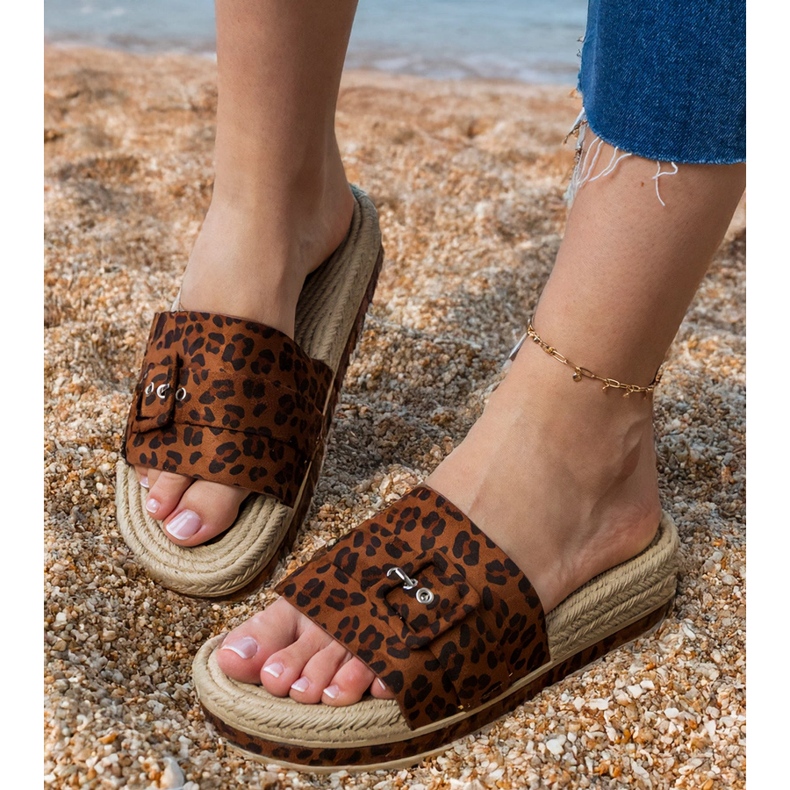 Leopard Flip -Flops na platformě s dekorativní sponou hnědý Leopard Flip -Flops na platformě s dekorativní sponou hnědý