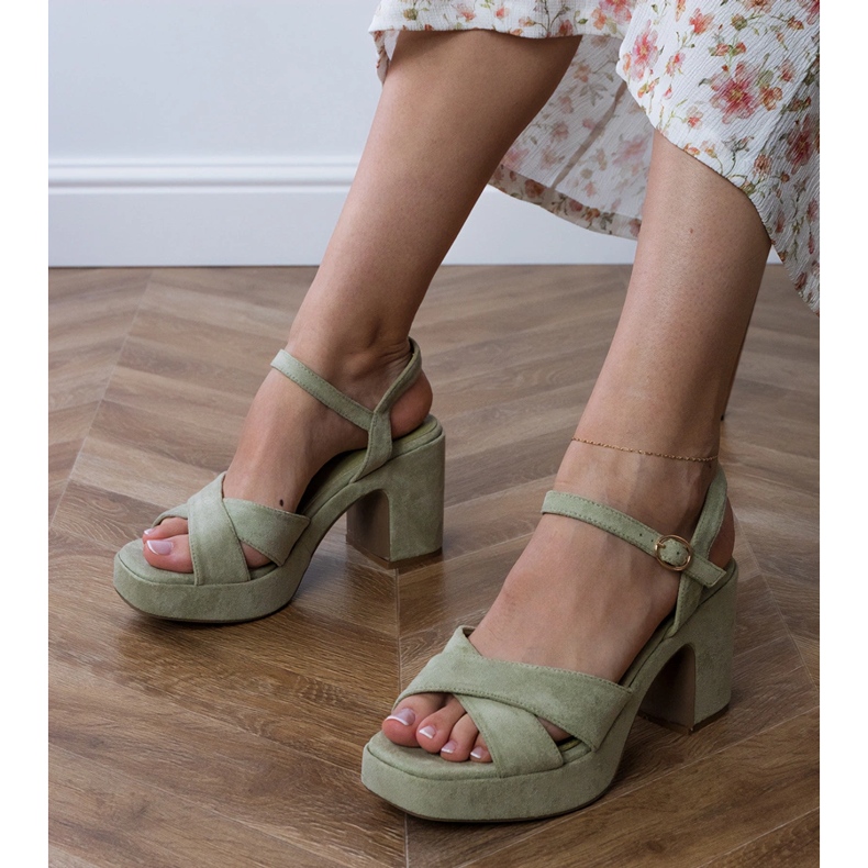 Zelené sandály Ekozamszowe na příspěvku modrý Zelené sandály Ekozamszowe na příspěvku modrý