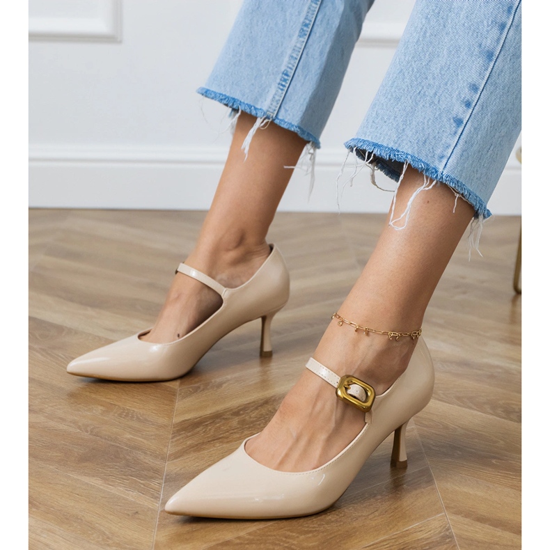 Béžová klasická čerpadla s dekorativní sponou béžový