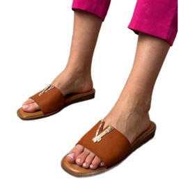 Hnědé otoky -flops se zlatou dekorací hnědý