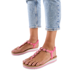 Růžové sandály flip -flops zdobené zirkony růžový