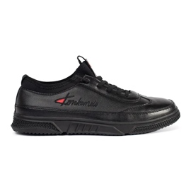 Izolovaná černá sportovní bota černý