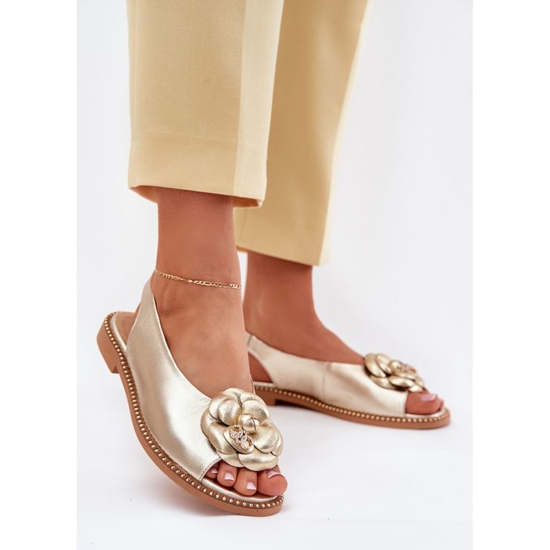 Kožené ploché sandály s dekorací Chebello 4642 Gold zlatý Kožené ploché sandály s dekorací Chebello 4642 Gold zlatý