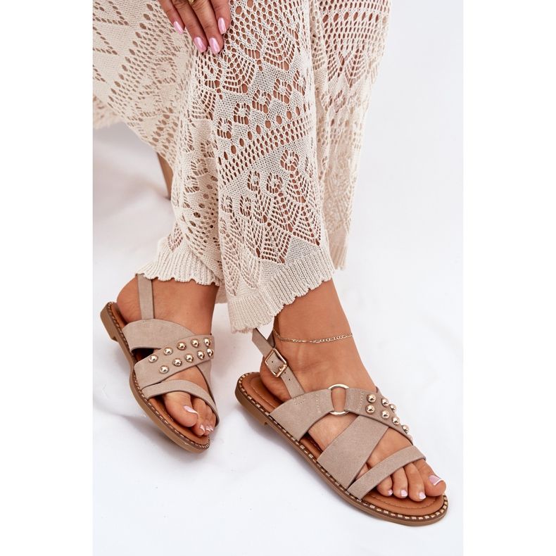 Dámské sandály s plochou se zlatými čepy béžové béžový Dámské sandály s plochou se zlatými čepy béžové béžový