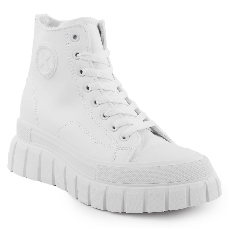 Vysoké tenisky izolované na platformě White News 9152 bílý