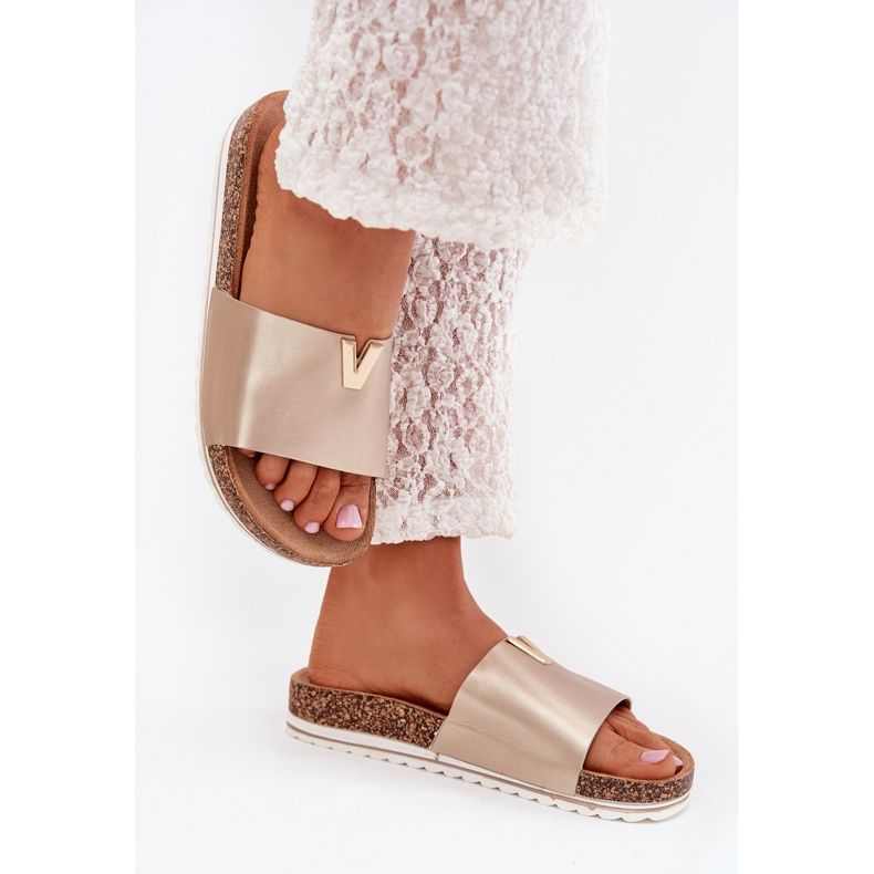 Boto Dámské žabky na plošinu Cork s dekorativním detailem zlaté vessiry zlatý