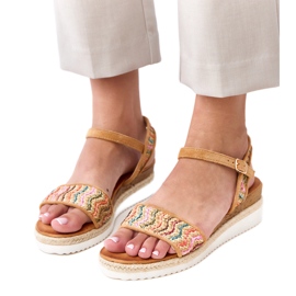 Hnědé háčkování sandály na klínu Versala hnědý