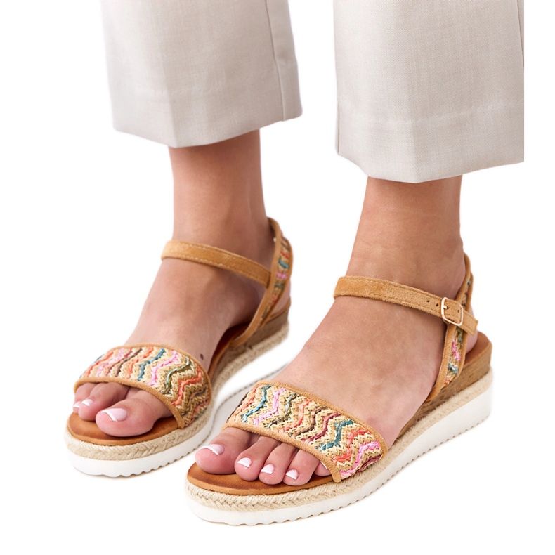 Hnědé háčkování sandály na klínu Versala hnědý