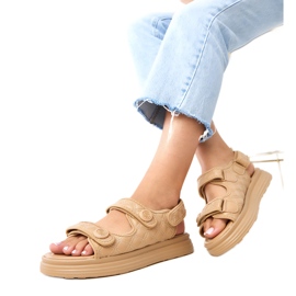 Tmavé béžové sandály s nastavitelnými vousy hnědý Tmavé béžové sandály s nastavitelnými vousy hnědý