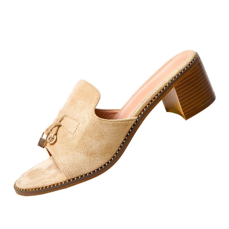 Béžové překlopení na břízové ozdobě béžový