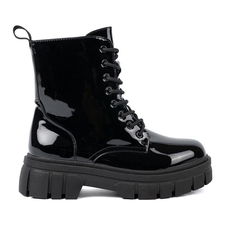 Shelvt Černé valené pracovníky na masivní podrážce černá