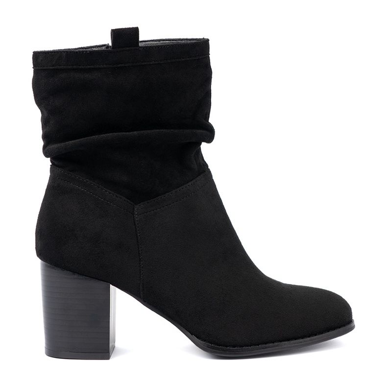 Shelvt Černé semišové boty na sloupku s zmámenou svrškou černá