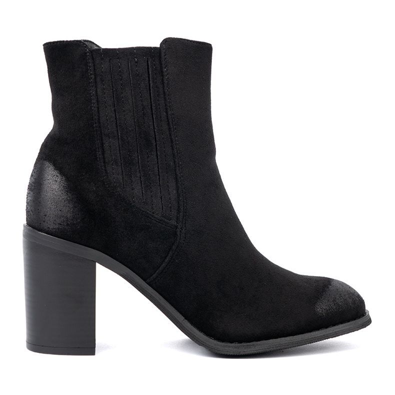 Shelvt Černé semišové boty na vysokém sloupu izolované černá