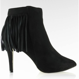 Krásné semišové boty s černými střapci