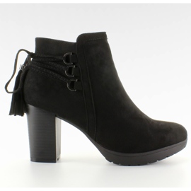 Černé dekorativní podpatky s tkaničkami černá