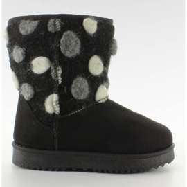 Dětské emoce s černým plstěným svrškem