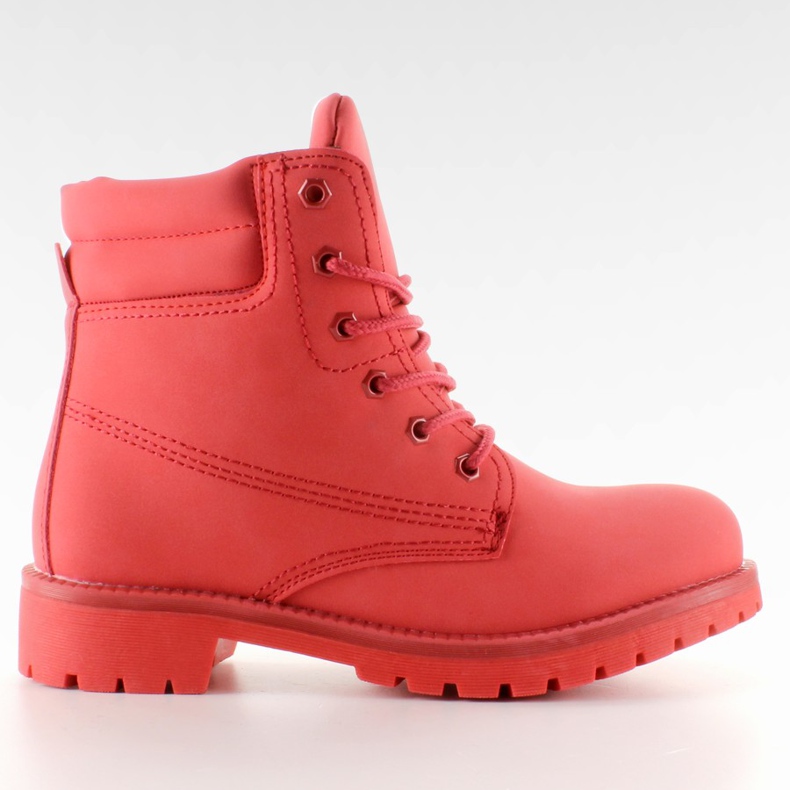 Nádherné, izolované malinové dřevo červené