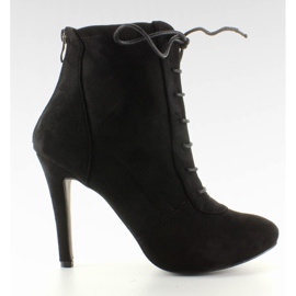 Černé šněrovací podpatky černá