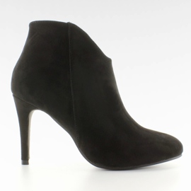 Boty s výřezem AT-0592-L Černá černý