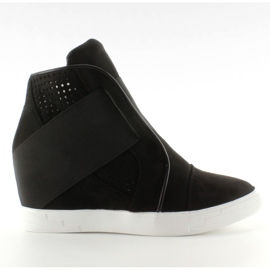 Tenisky s širokými černými gumami černá