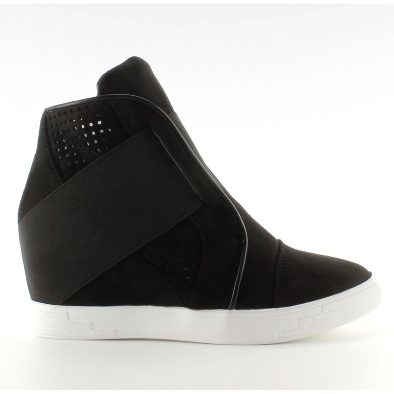 Tenisky s širokými černými gumami černá