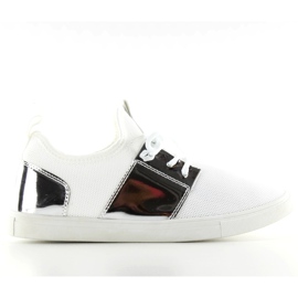 Vzdušná sportovní obuv A-120 BÍLÁ / STŘÍBRNÁ bílý