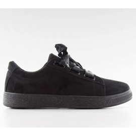 Černé tenisky se saténovými tkaničkami černý