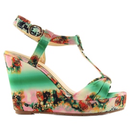 Saténové sandály na klínku 903 zelené zelená Saténové sandály na klínku 903 zelené zelená