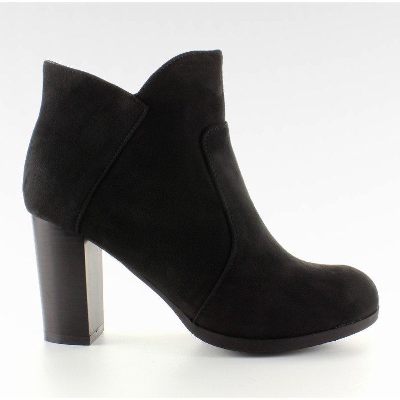 Tvarově vysoké černé podpatky 6075 pg černá