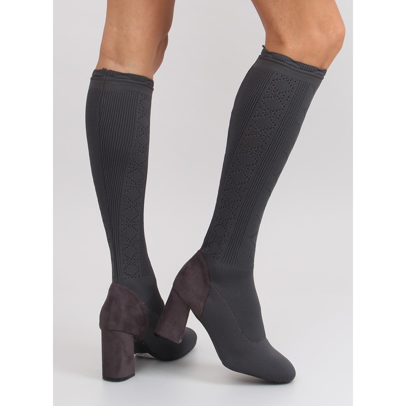 Ponožkové kozačky na širokém podpatku šedé barvy šedá Ponožkové kozačky na širokém podpatku šedé barvy šedá