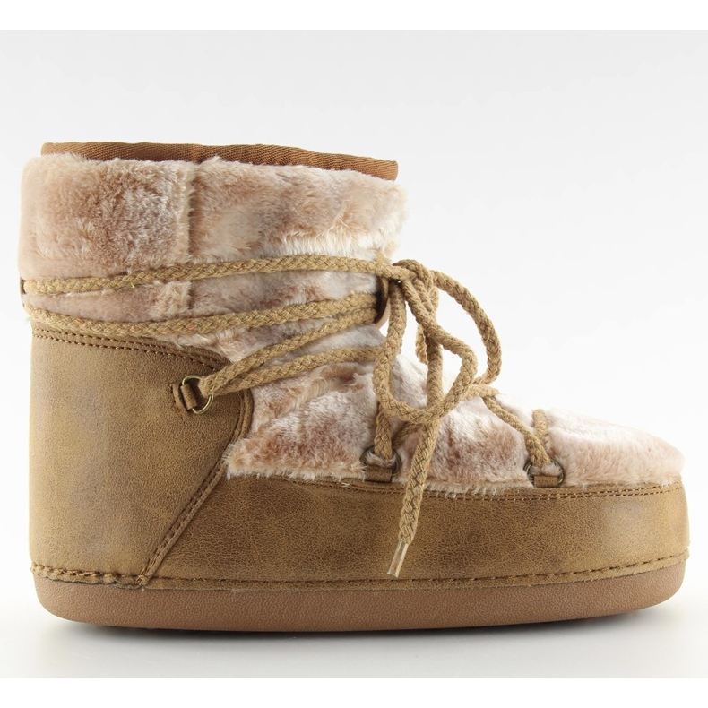 Sněhové vločky měsíc s béžovou velbloudovou kožešinou béžový