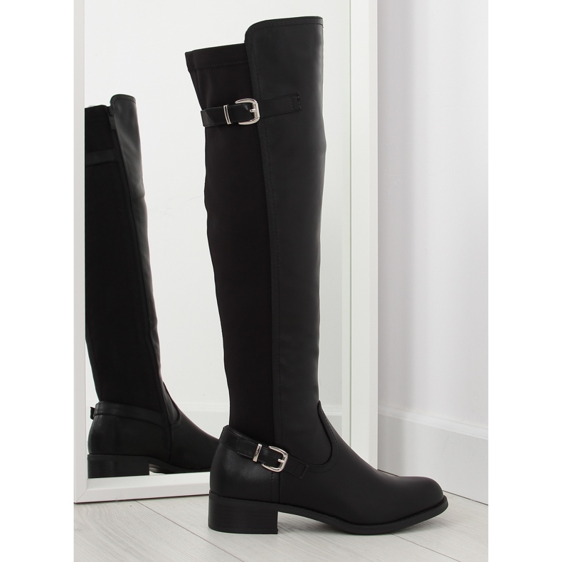 Černé kozačky s pružným svrškem černá