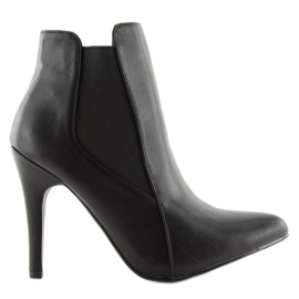 Černé kozačky na vysokém podpatku matná černá 9095-43A