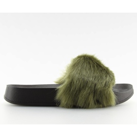 Zelené kožešinové pantofle S36 zelené zelená