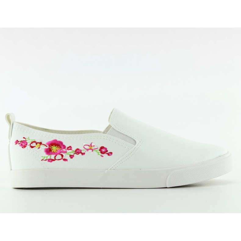 Slipy s jemnou bílou výšivkou g1204a White bílý