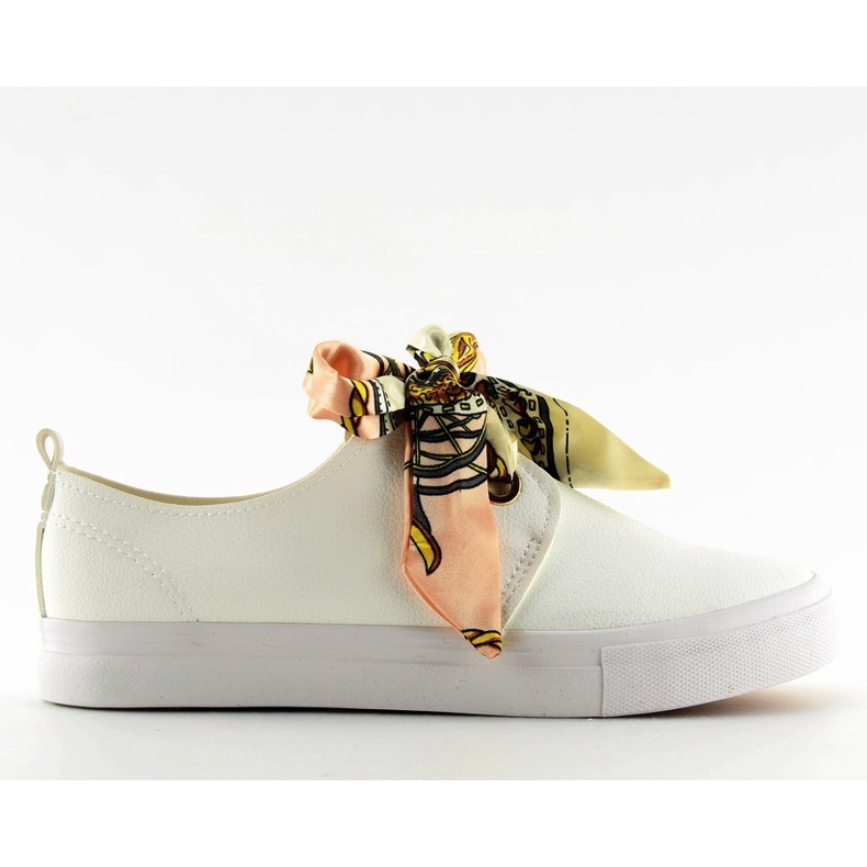 Tenisky šněrované bílou stuhou bílý