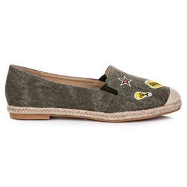 Bestelle Jarní espadrilky s nášivkami zelená