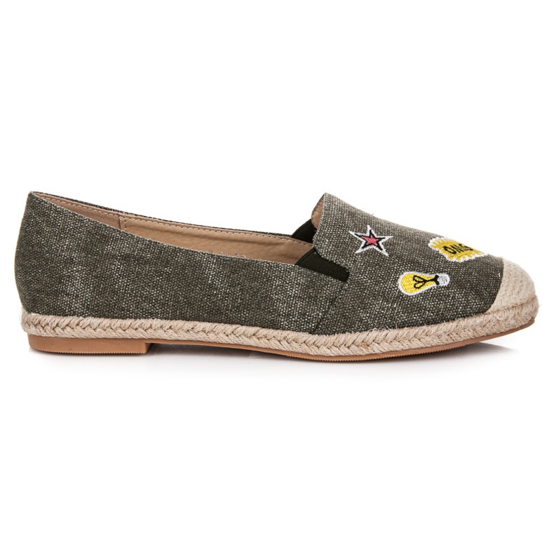 Bestelle Jarní espadrilky s nášivkami zelená
