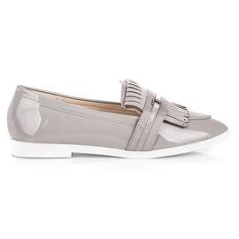 Ideal Shoes Světle šedé lakované mokasíny šedá