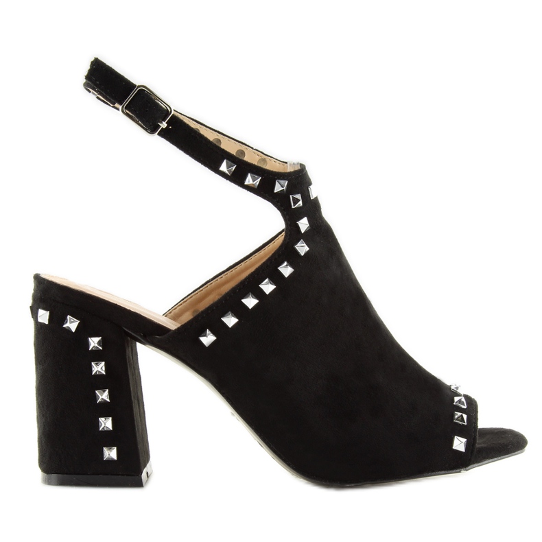 Černé sandály s černými cvočky L1139 černá